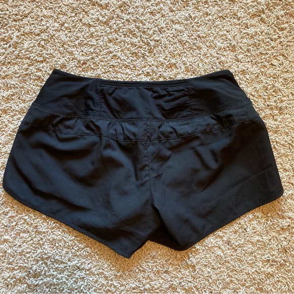 Patagonia Women’s Black Strider Running Shorts - Picture 5 of 6